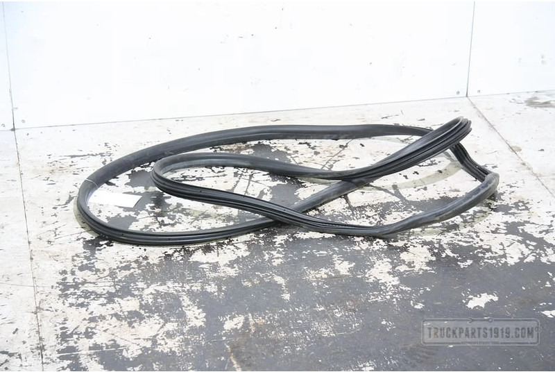 Mercedes-Benz Body & Chassis Parts Deurrubber Sprinter - Portière et pièces pour Camion: photos 1 Mercedes-Benz Body & Chassis Parts Deurrubber Sprinter - Portière et pièces pour Camion: photos 1