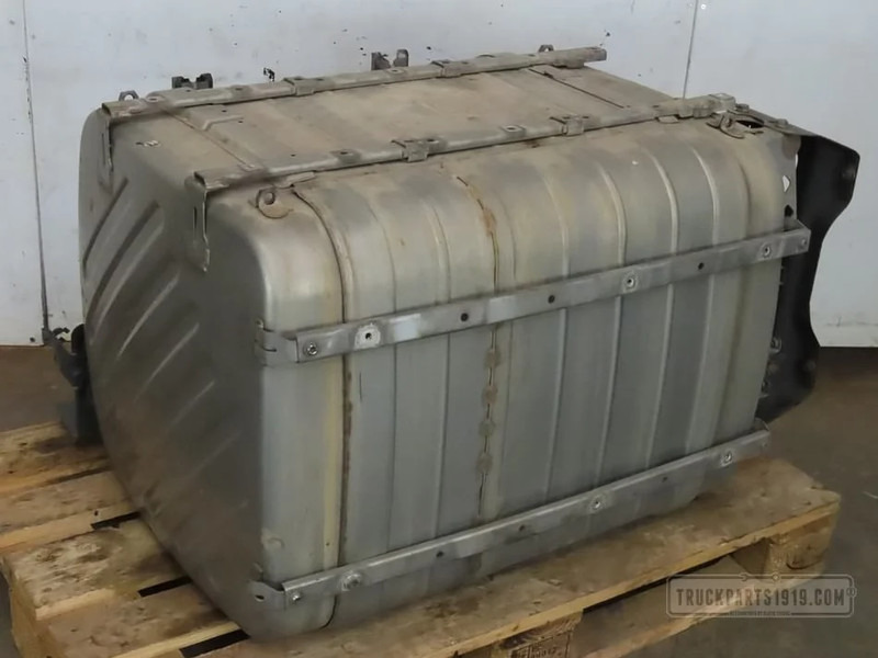 Mercedes-Benz MB Exhaust System Katalysator MP4 - Catalyseur pour Camion: photos 1 Mercedes-Benz MB Exhaust System Katalysator MP4 - Catalyseur pour Camion: photos 1