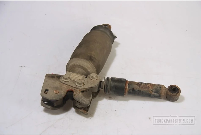 Renault Body & Chassis Parts Cabine vergrendeling - Suspension de cabine pour Camion: photos 1 Renault Body & Chassis Parts Cabine vergrendeling - Suspension de cabine pour Camion: photos 1