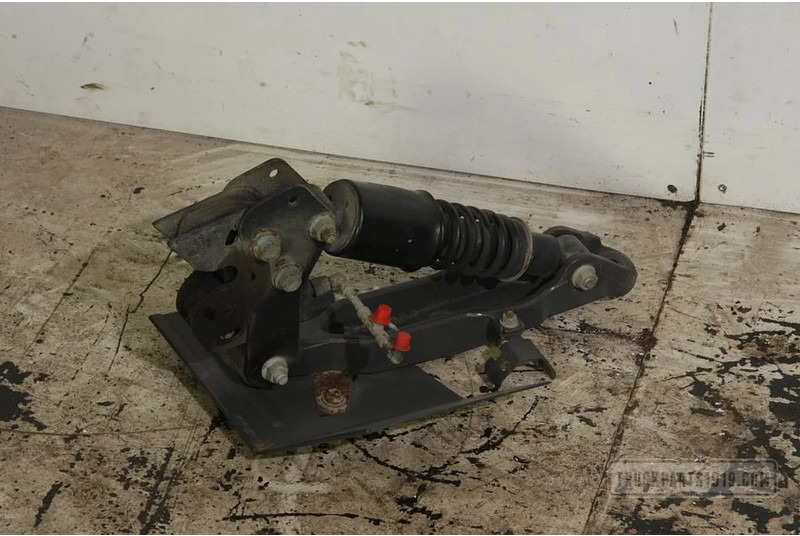 Renault Body & Chassis Parts Cabine vergrendeling RH RENAUL - Suspension de cabine pour Camion: photos 1 Renault Body & Chassis Parts Cabine vergrendeling RH RENAUL - Suspension de cabine pour Camion: photos 1