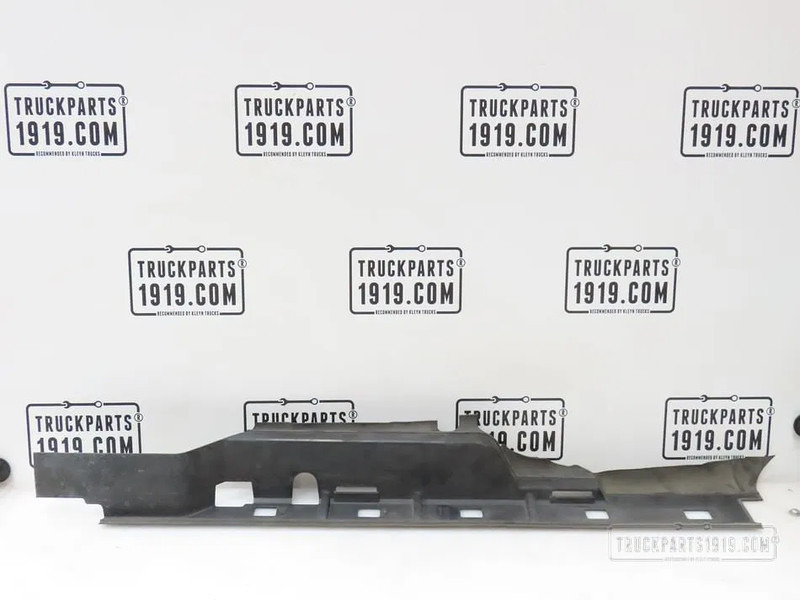 Volvo 23748231 Radiateur lijst Li. - Radiateur pour Camion: photos 1 Volvo 23748231 Radiateur lijst Li. - Radiateur pour Camion: photos 1