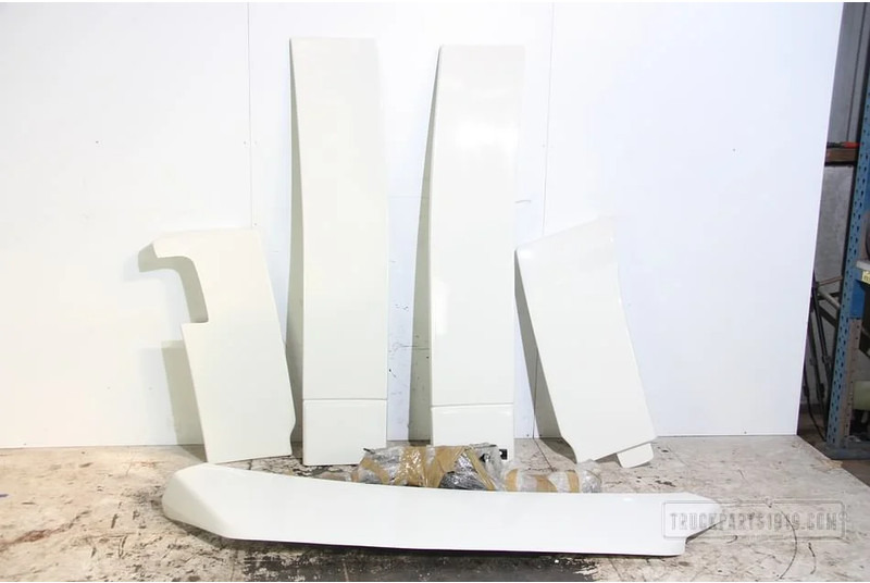 Volvo Body & Chassis Parts Spoiler set Volvo FH GlobXL no - Aérodynamique/ Spoilers pour Camion: photos 1 Volvo Body & Chassis Parts Spoiler set Volvo FH GlobXL no - Aérodynamique/ Spoilers pour Camion: photos 1