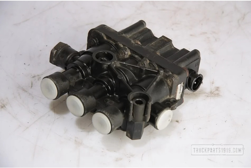 Volvo Compressed Air System ECAS Magneetventiel - Valve pour Camion: photos 1 Volvo Compressed Air System ECAS Magneetventiel - Valve pour Camion: photos 1