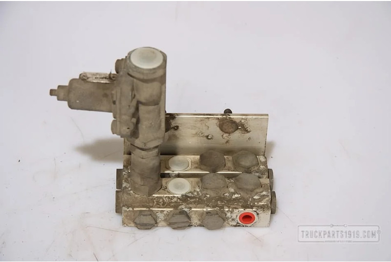 Volvo Compressed Air System Overloopklep Volvo - Valve pour Camion: photos 1 Volvo Compressed Air System Overloopklep Volvo - Valve pour Camion: photos 1