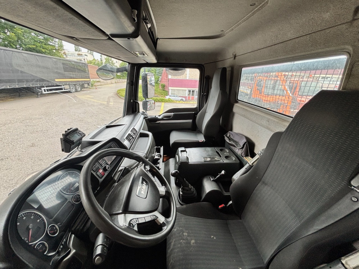 MAN TGM 18.340 - Camion multibenne: photos 4 MAN TGM 18.340 - Camion multibenne: photos 4