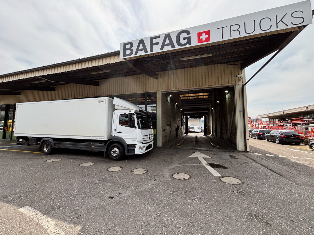 MERCEDES Atego 1530 - Camion fourgon: photos 2 MERCEDES Atego 1530 - Camion fourgon: photos 2