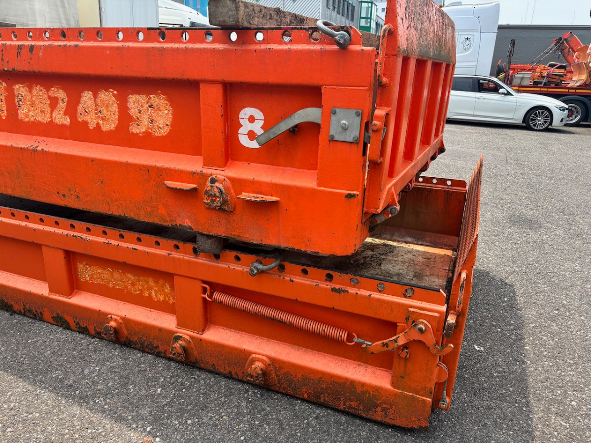 Marke UT Absetzmulde - Benne pour poids lourds: photos 2 Marke UT Absetzmulde - Benne pour poids lourds: photos 2