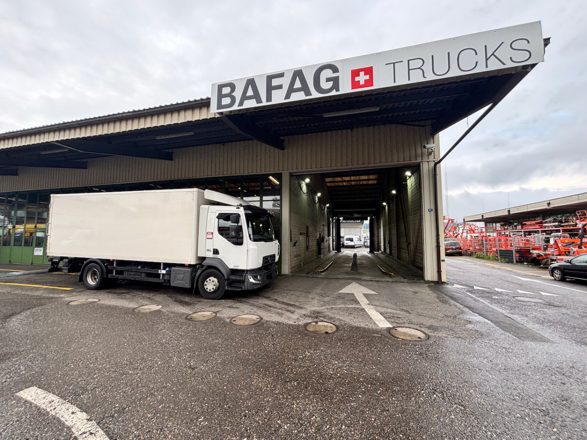 RENAULT D14.250 - Camion fourgon: photos 2 RENAULT D14.250 - Camion fourgon: photos 2