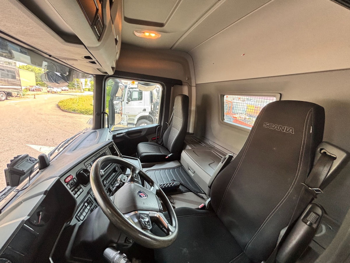 SCANIA G360 - Camion multibenne: photos 4 SCANIA G360 - Camion multibenne: photos 4