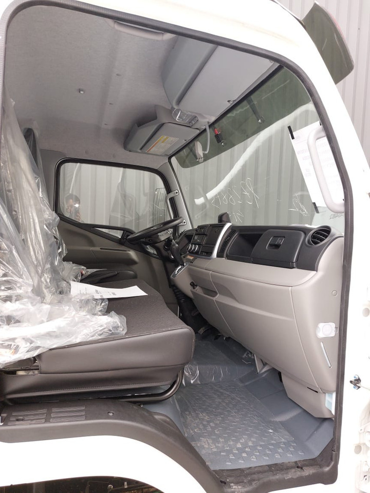 Mitsubishi Canter FUSO 70C18 Isotherm Koffer - Camion isothermique: photos 5 Mitsubishi Canter FUSO 70C18 Isotherm Koffer - Camion isothermique: photos 5