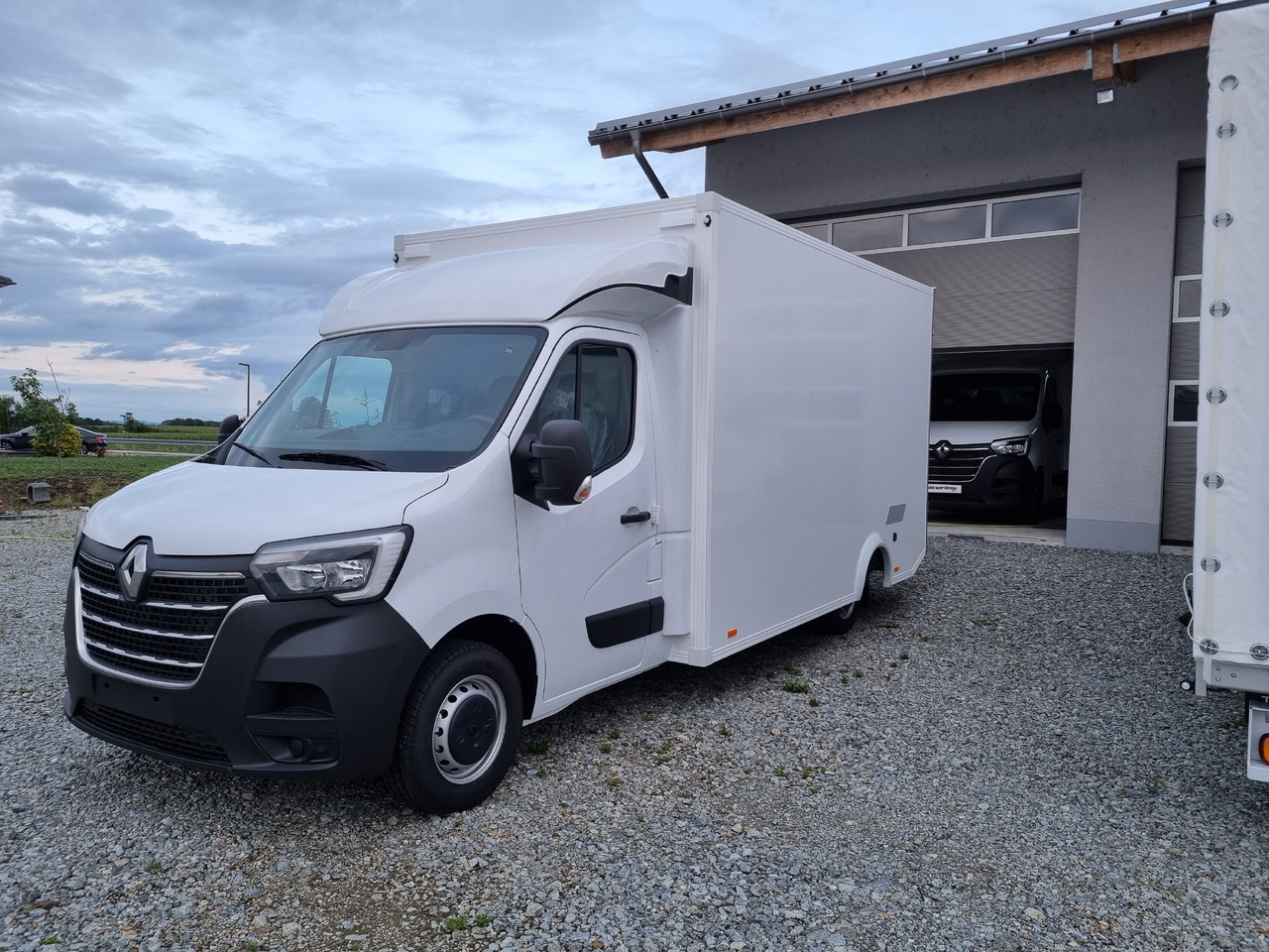 Renault Master 165 Koffer Platform Tiefrahmen - Fourgon: photos 4 Renault Master 165 Koffer Platform Tiefrahmen - Fourgon: photos 4