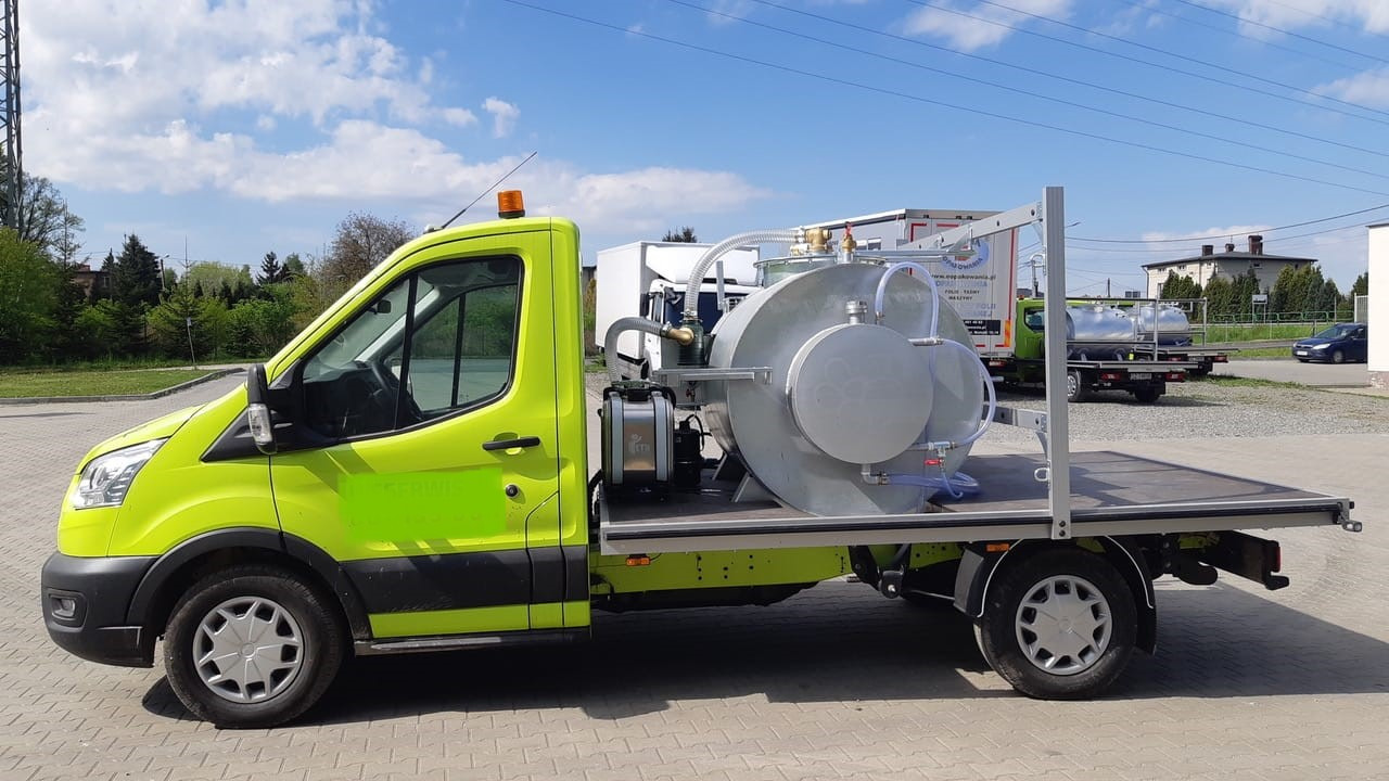 Renault Master Absaugfahrzeug - Camion hydrocureur: photos 1 Renault Master Absaugfahrzeug - Camion hydrocureur: photos 1