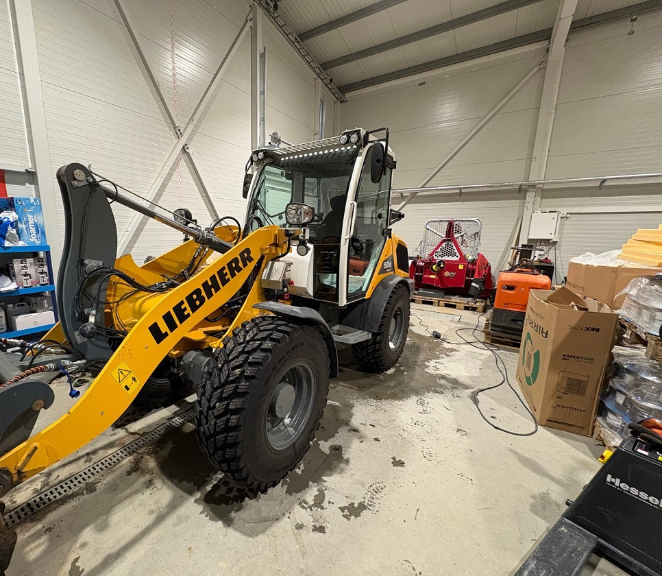 LIEBHERR L506C - Chargeuse sur pneus: photos 1 LIEBHERR L506C - Chargeuse sur pneus: photos 1