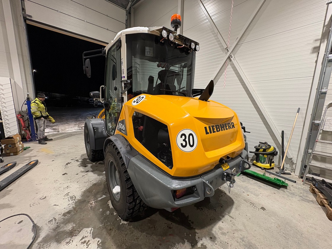LIEBHERR L506C - Chargeuse sur pneus: photos 5 LIEBHERR L506C - Chargeuse sur pneus: photos 5