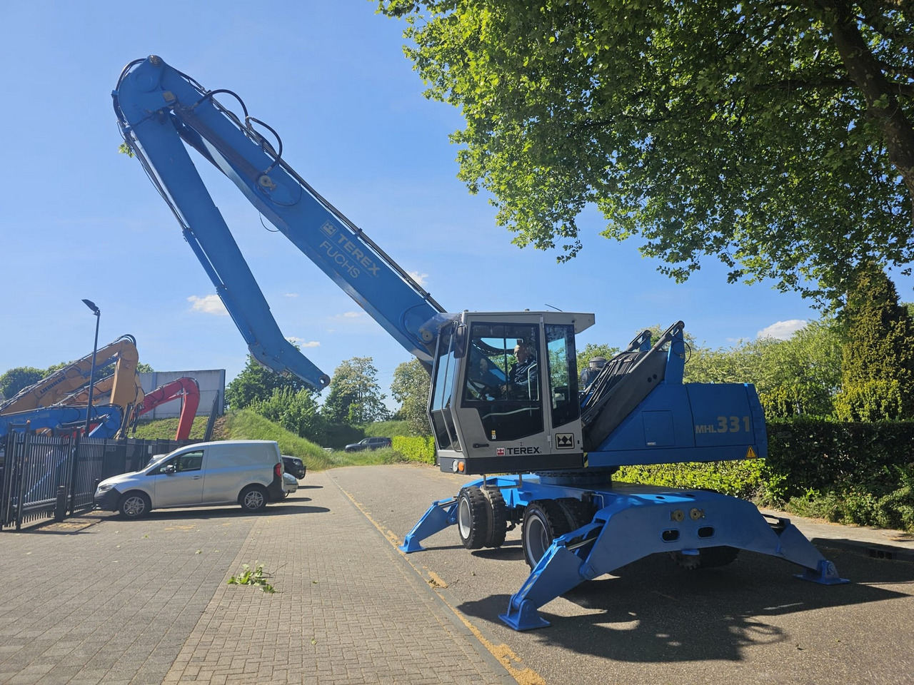 Fuchs MHL 331 Material Handler - Pelle de manutention: photos 3 Fuchs MHL 331 Material Handler - Pelle de manutention: photos 3