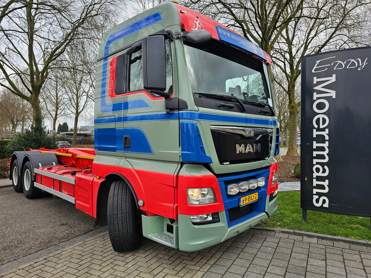 MAN TGX 26.560 XLX 6X4 - Camion ampliroll: photos 1 MAN TGX 26.560 XLX 6X4 - Camion ampliroll: photos 1