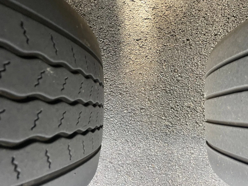 Semi-remorque frigorifique Krone Koeler 3 Asser met laadklep. Komt nog binnen: photos 16 Semi-remorque frigorifique Krone Koeler 3 Asser met laadklep. Komt nog binnen: photos 16