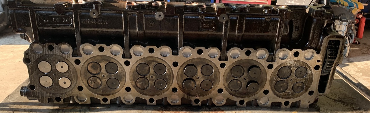 CYLINDER HEAD ASSEMBLY COMPLETE(INCLUDING CAMSHAFT) MAN TGA-TGS D2066 - Culasse pour Camion: photos 3 CYLINDER HEAD ASSEMBLY COMPLETE(INCLUDING CAMSHAFT) MAN TGA-TGS D2066 - Culasse pour Camion: photos 3