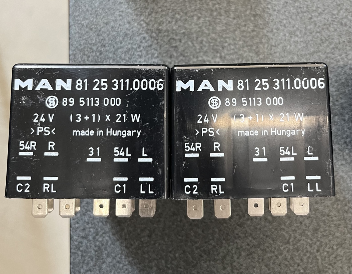 FLASHING-WIPING PULSE UNIT MAN F90,F2000 - Système électrique pour Camion: photos 5 FLASHING-WIPING PULSE UNIT MAN F90,F2000 - Système électrique pour Camion: photos 5