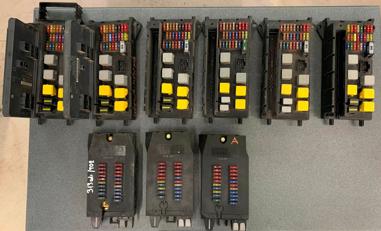 FUSE BOX SPRINTER 901,906 - Système électrique pour Véhicule utilitaire: photos 1 FUSE BOX SPRINTER 901,906 - Système électrique pour Véhicule utilitaire: photos 1