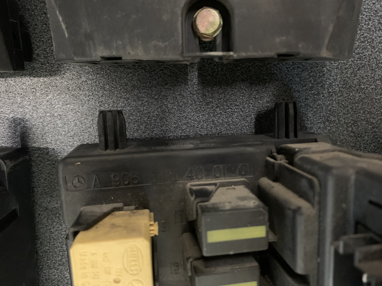 FUSE BOX SPRINTER 901,906 - Système électrique pour Véhicule utilitaire: photos 3 FUSE BOX SPRINTER 901,906 - Système électrique pour Véhicule utilitaire: photos 3
