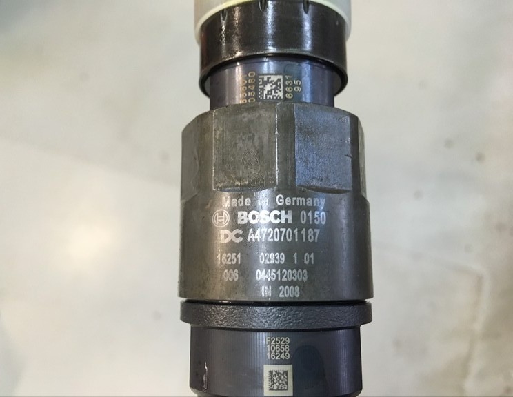 INJECTOR ACTROS MP4 - Pompe haute pression pour Camion: photos 2 INJECTOR ACTROS MP4 - Pompe haute pression pour Camion: photos 2