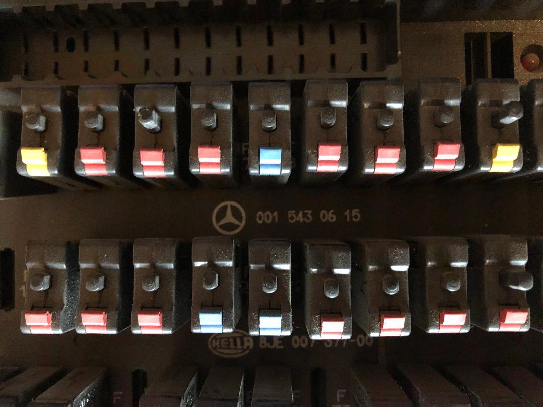MERCEDES ACTROS ELECTRICAL BASIC MODULE - Relais: photos 2 MERCEDES ACTROS ELECTRICAL BASIC MODULE - Relais: photos 2