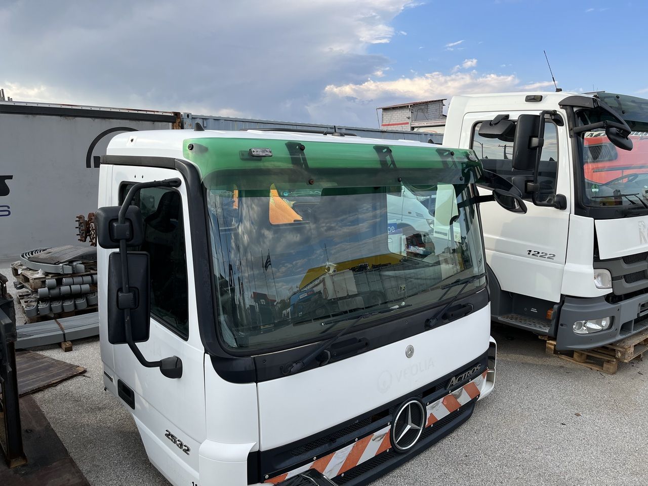 SHORT CAB ACTROS MP2 RHD - Cabine et intérieur pour Camion: photos 3 SHORT CAB ACTROS MP2 RHD - Cabine et intérieur pour Camion: photos 3