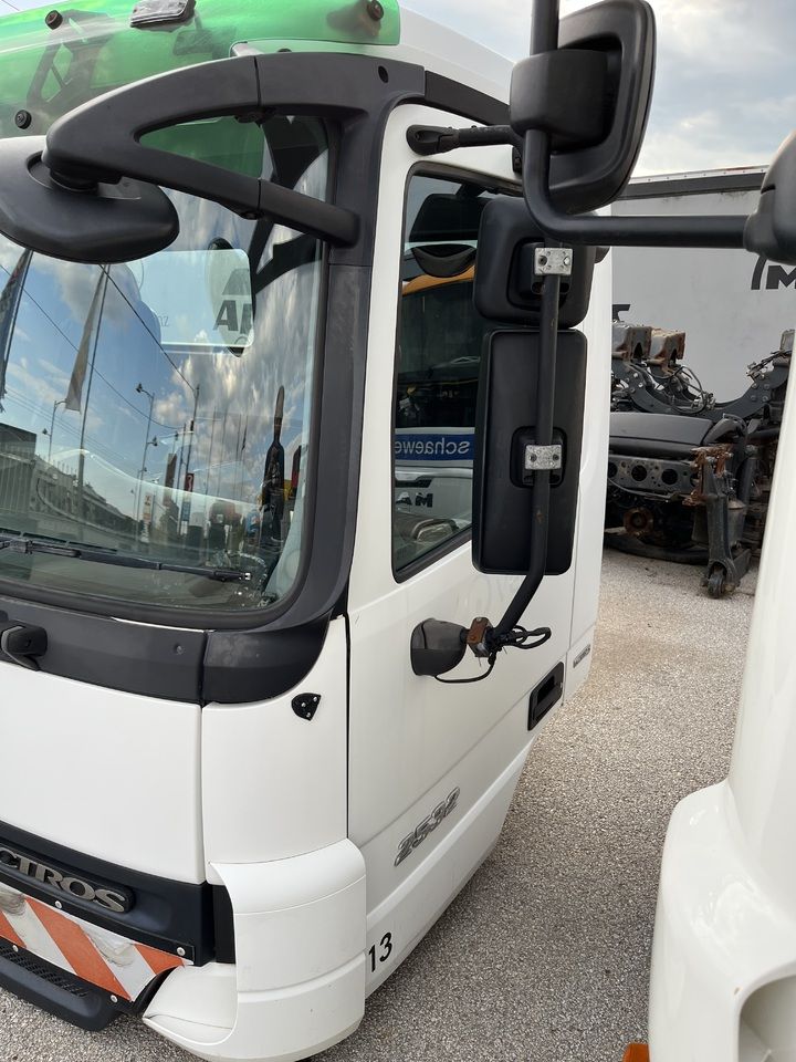 SHORT CAB ACTROS MP2 RHD - Cabine et intérieur pour Camion: photos 5 SHORT CAB ACTROS MP2 RHD - Cabine et intérieur pour Camion: photos 5