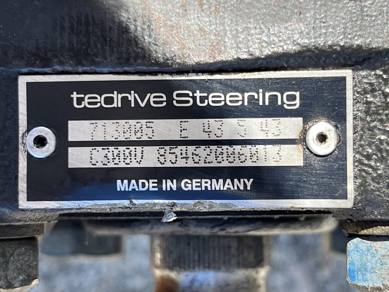 STEERING GEAR RBL C300 MAN TGL - Commande de gouvernail pour Camion: photos 3 STEERING GEAR RBL C300 MAN TGL - Commande de gouvernail pour Camion: photos 3