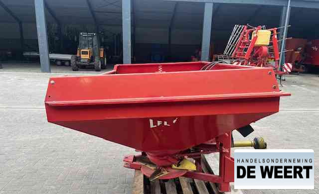 Lely centerliner stooier , front aandrijving - Distributeur d'engrais: photos 3 Lely centerliner stooier , front aandrijving - Distributeur d'engrais: photos 3