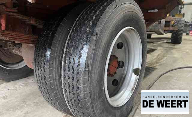 Michelin 9R22.5 , 9 R 22.5 - Pneus et jantes pour Machine agricole: photos 1 Michelin 9R22.5 , 9 R 22.5 - Pneus et jantes pour Machine agricole: photos 1