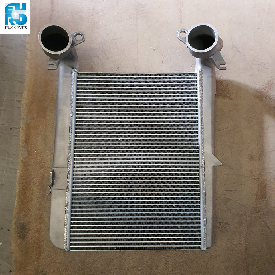 DAF CF 85 INTERCOOLER 1371318R + €50 Statiegeld - Intercooler pour Camion: photos 1 DAF CF 85 INTERCOOLER 1371318R + €50 Statiegeld - Intercooler pour Camion: photos 1