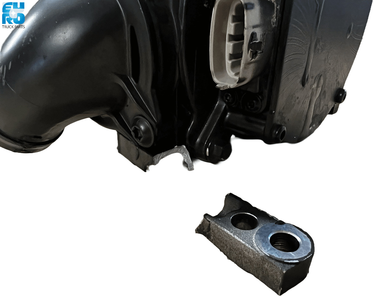 DAF CF,XF E6 MX11 (2013-) OE CRANCASE VENTILATION MODULE FROM NEW TRUCK WITH DAMAGE + DEPOSIT 2178442EXP - Carter pour Camion: photos 3 DAF CF,XF E6 MX11 (2013-) OE CRANCASE VENTILATION MODULE FROM NEW TRUCK WITH DAMAGE + DEPOSIT 2178442EXP - Carter pour Camion: photos 3