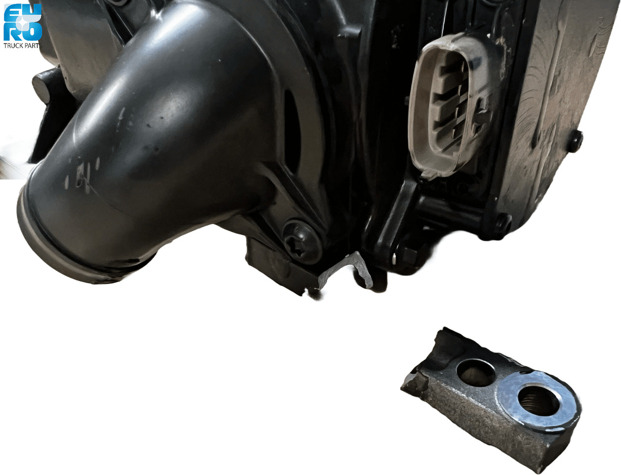 DAF CF,XF E6 MX11 (2013-) OE CRANCASE VENTILATION MODULE FROM NEW TRUCK WITH DAMAGE + DEPOSIT 2178442EXP - Carter pour Camion: photos 2 DAF CF,XF E6 MX11 (2013-) OE CRANCASE VENTILATION MODULE FROM NEW TRUCK WITH DAMAGE + DEPOSIT 2178442EXP - Carter pour Camion: photos 2