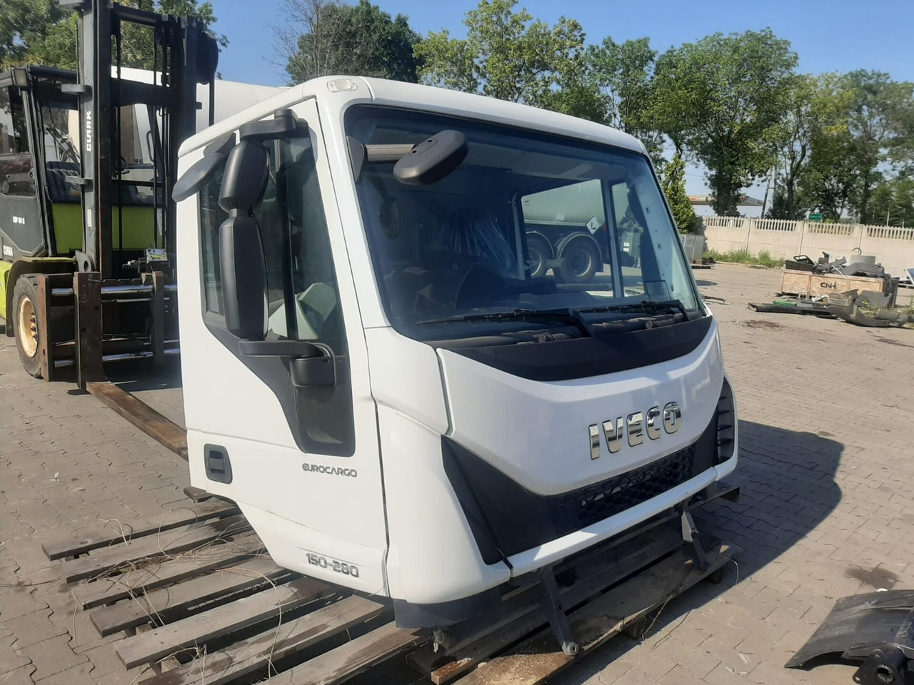 IVECO EUROCARGO 150-280 EURO 5-6 CABIN 4X2 NEW AUTOMATIC 000135A - Cabine pour Camion: photos 2 IVECO EUROCARGO 150-280 EURO 5-6 CABIN 4X2 NEW AUTOMATIC 000135A - Cabine pour Camion: photos 2