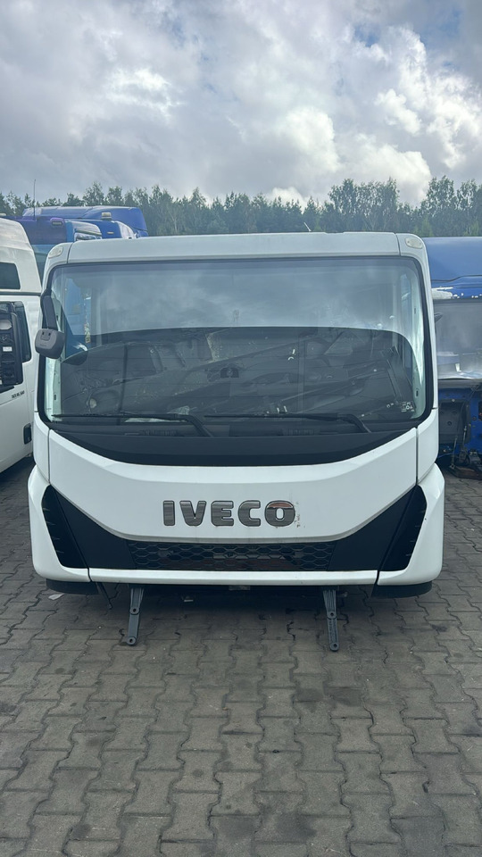 IVECO EUROCARGO 150-280 EURO 5-6 CABIN 4X2 NEW AUTOMATIC 000135A - Cabine pour Camion: photos 1 IVECO EUROCARGO 150-280 EURO 5-6 CABIN 4X2 NEW AUTOMATIC 000135A - Cabine pour Camion: photos 1