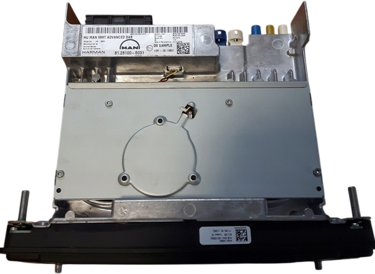 MAN TGS TGX MULTIMEDIA RADIO GEBRUIKT 81281006031U - Panel de instrumentos pour Camion: photos 2 MAN TGS TGX MULTIMEDIA RADIO GEBRUIKT 81281006031U - Panel de instrumentos pour Camion: photos 2