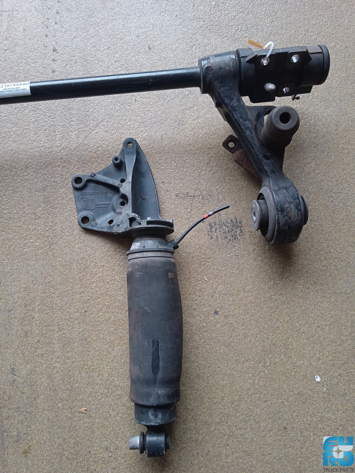 RENAULT TRUCK T CABINE STABILISATOR >2014 GEBRUIKT 7421874554U - Barre stabilisatrice pour Camion: photos 2 RENAULT TRUCK T CABINE STABILISATOR >2014 GEBRUIKT 7421874554U - Barre stabilisatrice pour Camion: photos 2