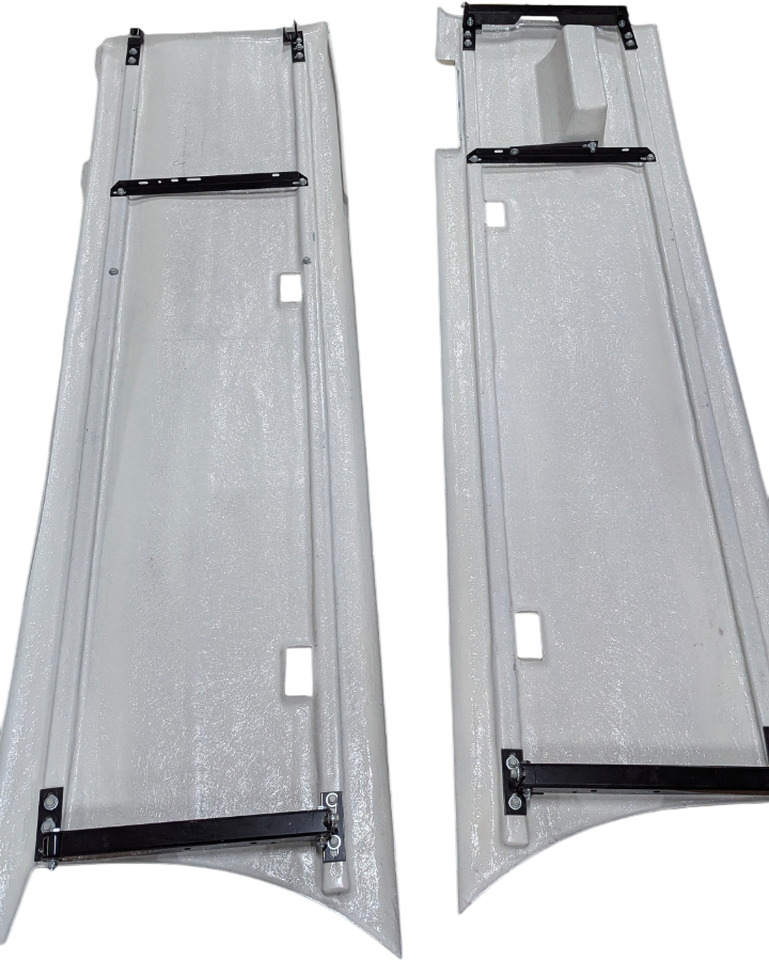 SCANIA NG 2020 ZIJSKIRTSET WB3750 | KLEUR IVOORWIT 1366386 (6491A) MET RADAR, RECHTS COMPLEET | 000061E - Carrosserie et extérieur pour Camion: photos 3 SCANIA NG 2020 ZIJSKIRTSET WB3750 | KLEUR IVOORWIT 1366386 (6491A) MET RADAR, RECHTS COMPLEET | 000061E - Carrosserie et extérieur pour Camion: photos 3