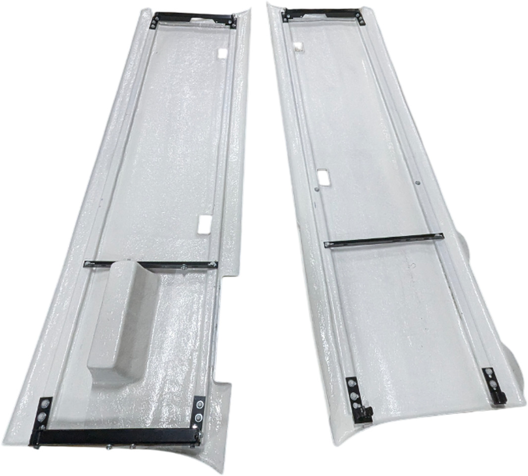 SCANIA NG 2020 ZIJSKIRTSET WB3750 | KLEUR IVOORWIT 1366386 (6491A) MET RADAR, RECHTS COMPLEET | 000061E - Carrosserie et extérieur pour Camion: photos 4 SCANIA NG 2020 ZIJSKIRTSET WB3750 | KLEUR IVOORWIT 1366386 (6491A) MET RADAR, RECHTS COMPLEET | 000061E - Carrosserie et extérieur pour Camion: photos 4