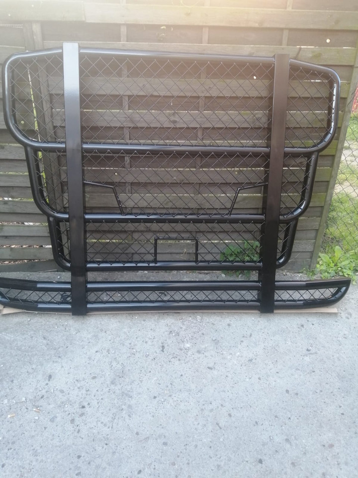 Volvo FH4 BULLBAR RVS primer NIET GESPOTEN 000010 - Carrosserie et extérieur pour Camion: photos 5 Volvo FH4 BULLBAR RVS primer NIET GESPOTEN 000010 - Carrosserie et extérieur pour Camion: photos 5