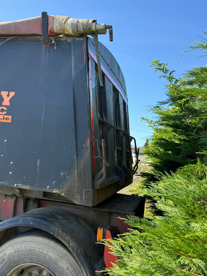 2004 Dennison Tri-axle Bulk Tipping Trailer - Semi-remorque benne: photos 4 2004 Dennison Tri-axle Bulk Tipping Trailer - Semi-remorque benne: photos 4