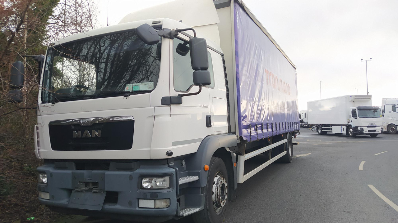 2014 – Man TGM 18.250 2DR AUTO 4X2 - Camion à rideaux coulissants: photos 1 2014 – Man TGM 18.250 2DR AUTO 4X2 - Camion à rideaux coulissants: photos 1