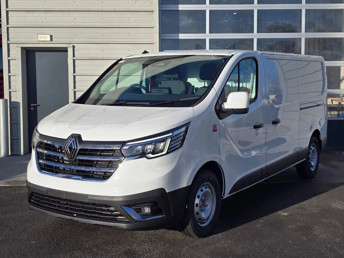 2025 New Renault Trafic Red Edition 150BHP - Fourgon utilitaire: photos 2 2025 New Renault Trafic Red Edition 150BHP - Fourgon utilitaire: photos 2