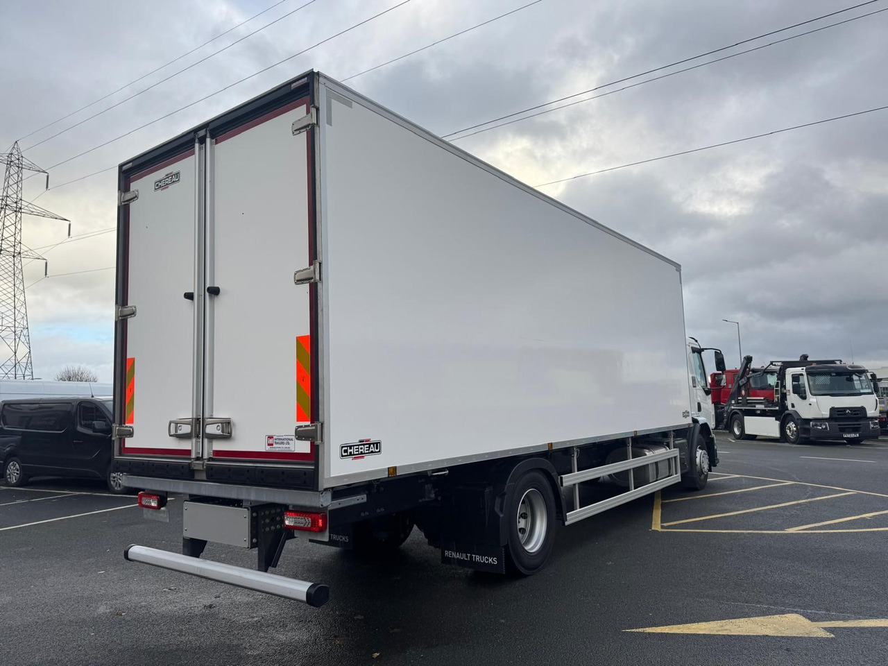 Renault Trucks D 18 Wide 4×2 with Chereau Body - Camion fourgon: photos 5 Renault Trucks D 18 Wide 4×2 with Chereau Body - Camion fourgon: photos 5