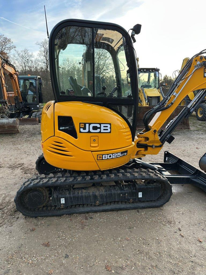 JCB 8025 ZTS - Mini pelle: photos 1 JCB 8025 ZTS - Mini pelle: photos 1