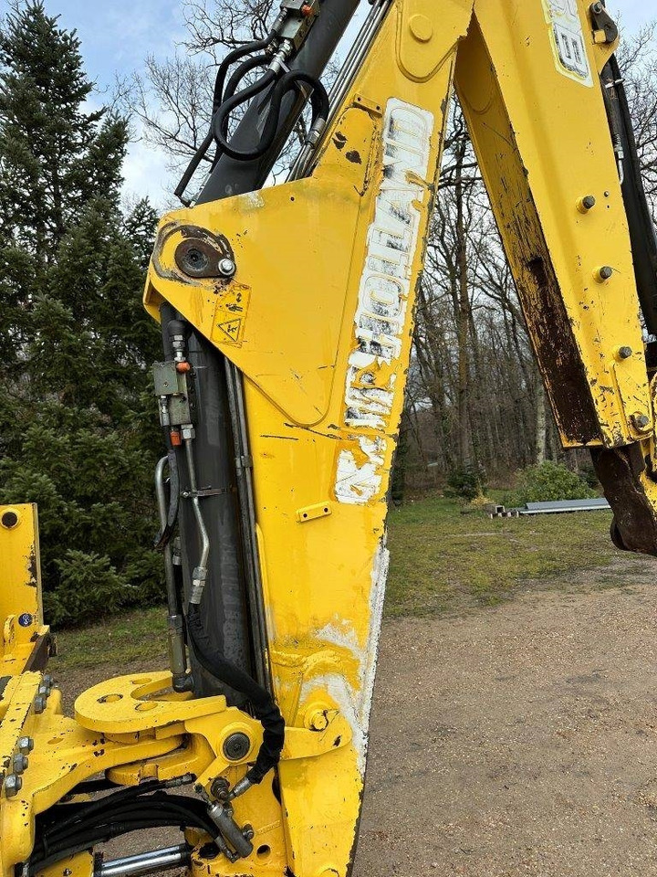New Holland LB 95 B-4 PT - Tractopelle: photos 5 New Holland LB 95 B-4 PT - Tractopelle: photos 5
