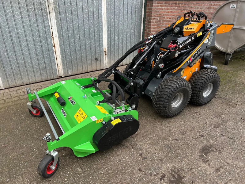 Giant SK252D + klepelmaaier - Valet de ferme: photos 2 Giant SK252D + klepelmaaier - Valet de ferme: photos 2