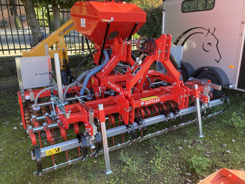 Guttler Greenmaster 300 - Semoir/ Planteuse: photos 1 Guttler Greenmaster 300 - Semoir/ Planteuse: photos 1